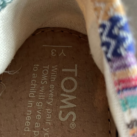 Kids Toms Canvas Shoes 3Y - Picture 2 of 3